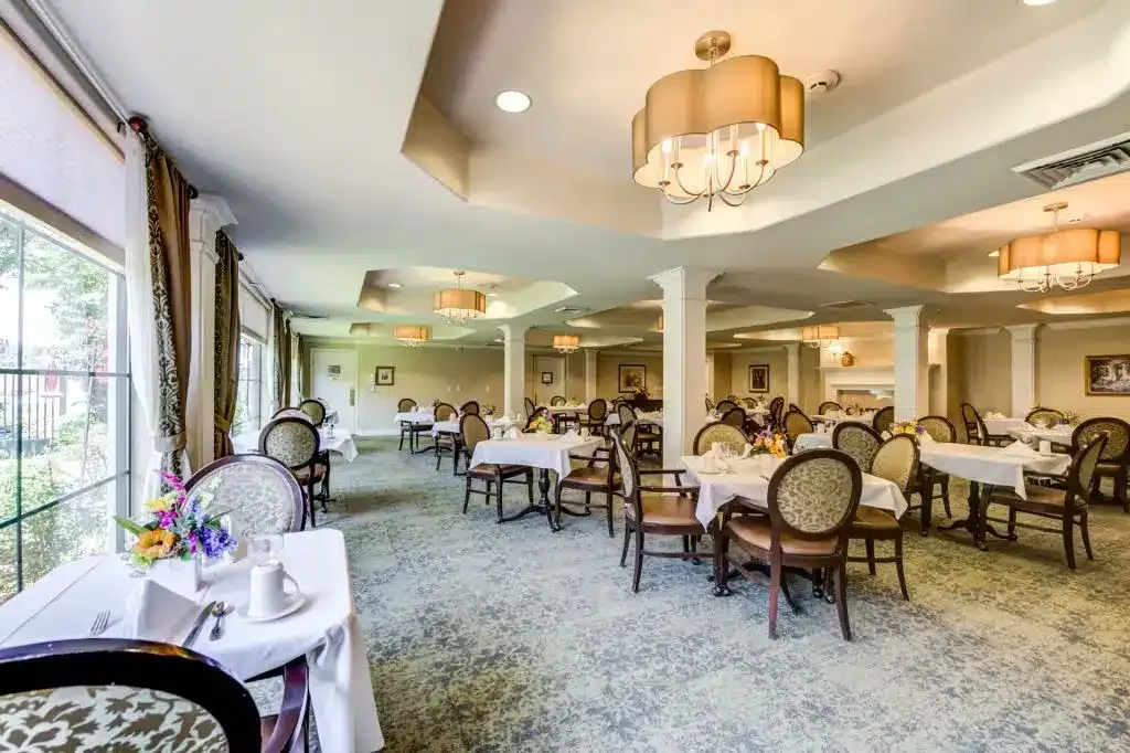 Aegis Living Granada Hills - Dining Room