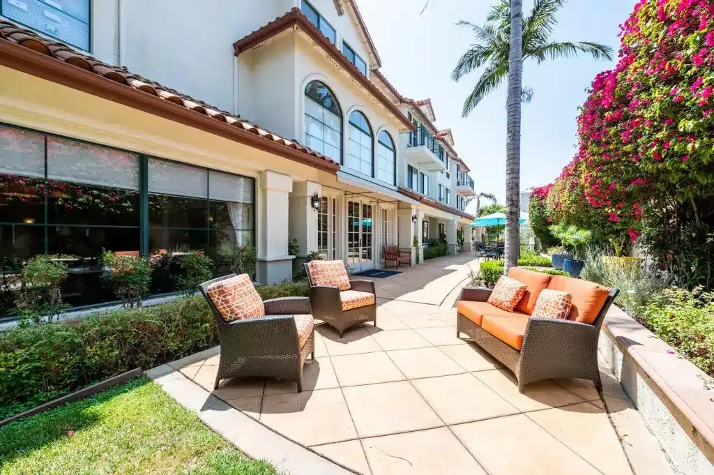 Aegis Living Granada Hills - Patio