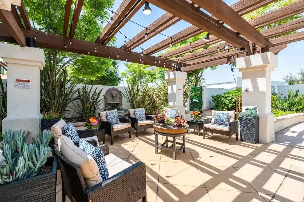 Aegis Living Granada Hills - Patio