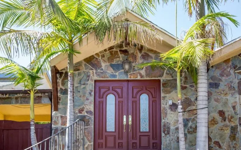 Entrance, Bentley Hills by Serenity Care Health, Assisted Living in Los Angeles, CA