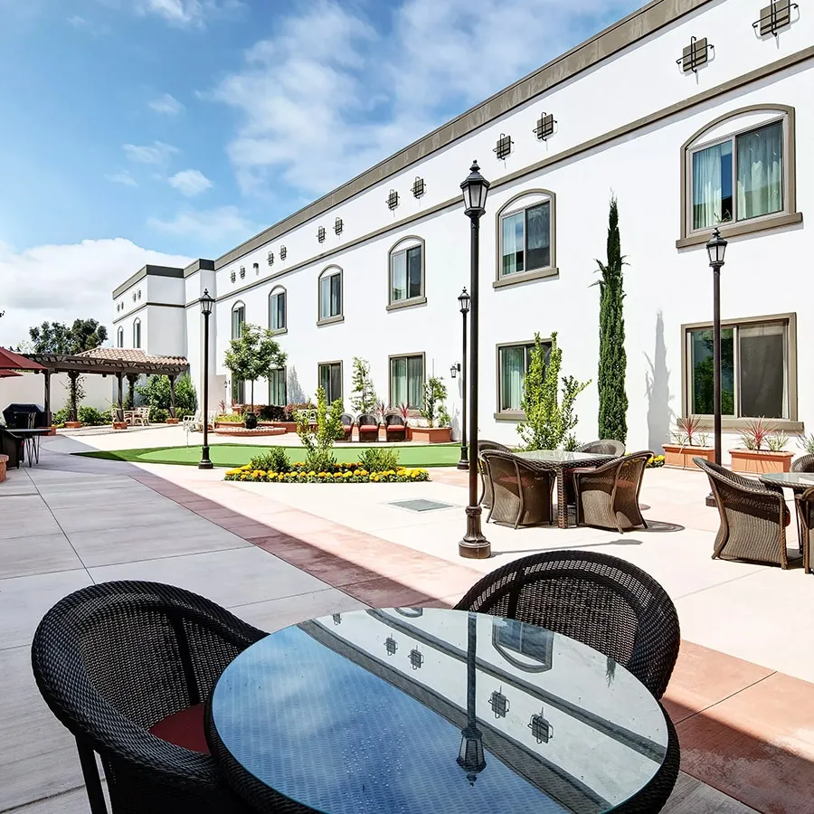 Clearwater At South Bay - Courtyard