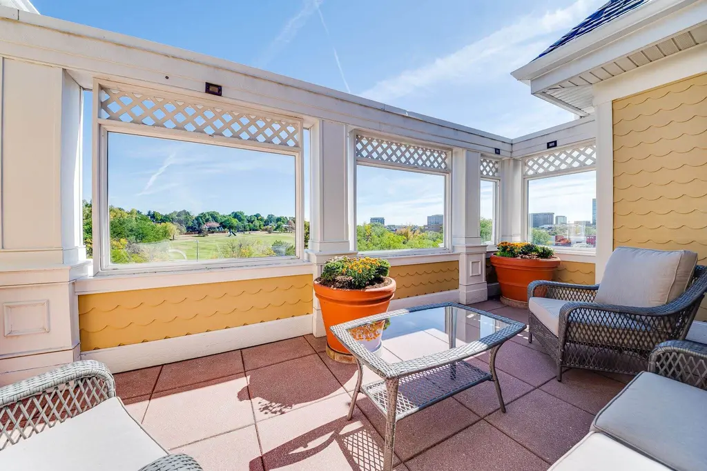 Sunrise at Cherry Creek | Patio, Sunrise Assisted Living at Cherry Creek, Assisted Living in Denver, CO