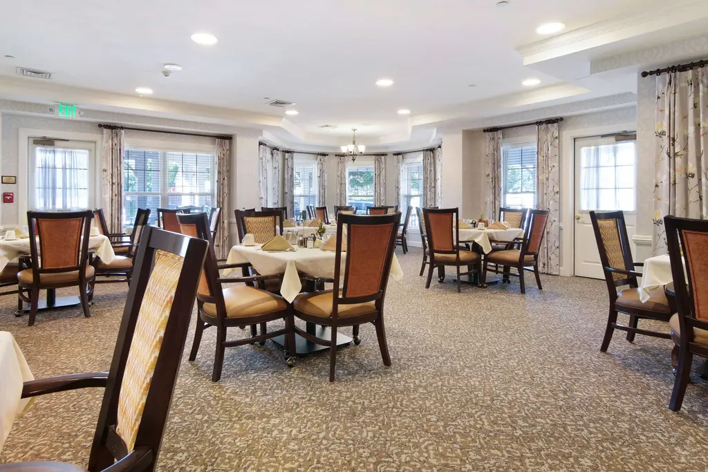 Sunrise at Pinehurst | Dining Room, Sunrise Assisted Living at Pinehurst, Assisted Living in Denver, CO