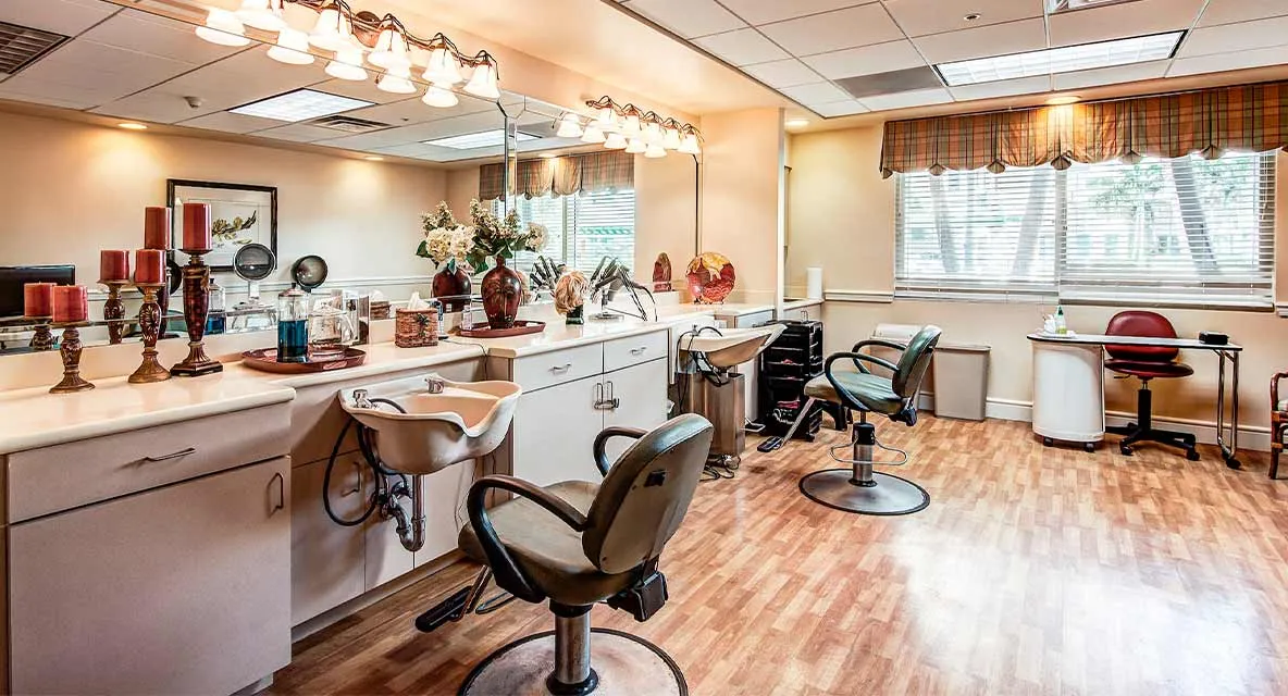 Vi At Aventura - Salon