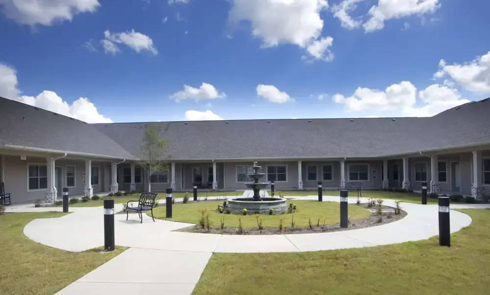 Courtyard, The Claiborne at Thibodaux, Assisted Living in Thibodaux, LA