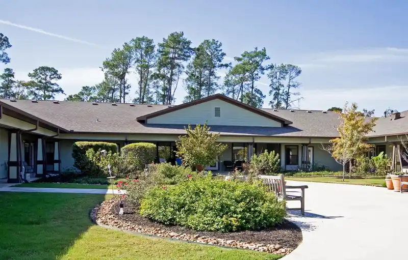 Bootstrap via serper_images (https://www.boomershub.com/assisted-living/texas/conroe/good-day-assisted-living)