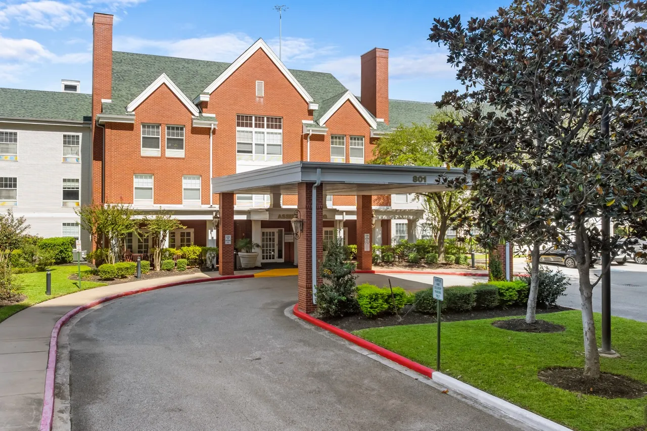 Entrance, The Forum at Memorial Woods Healthcare Center, Nursing Home in Houston, TX