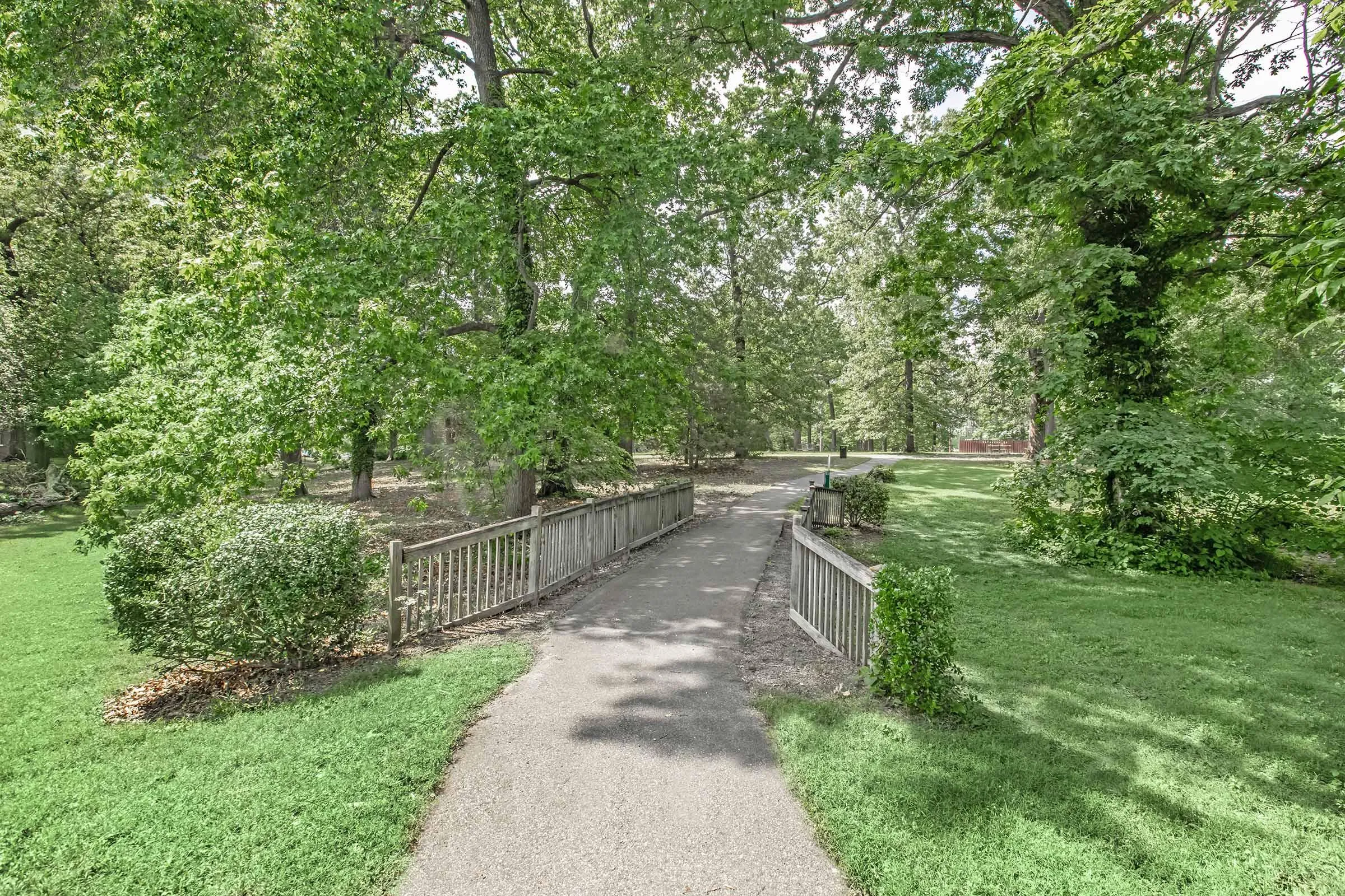 Garden, Legacy at Imperial Village, Assisted Living in Richmond, VA